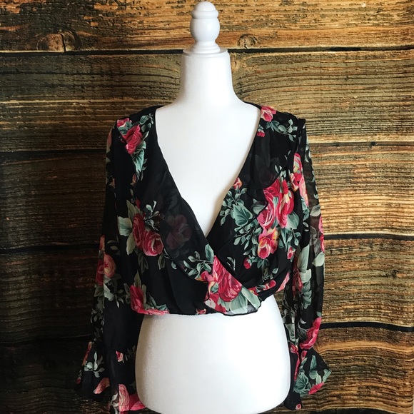 black floral crop top - Picture 1 of 4